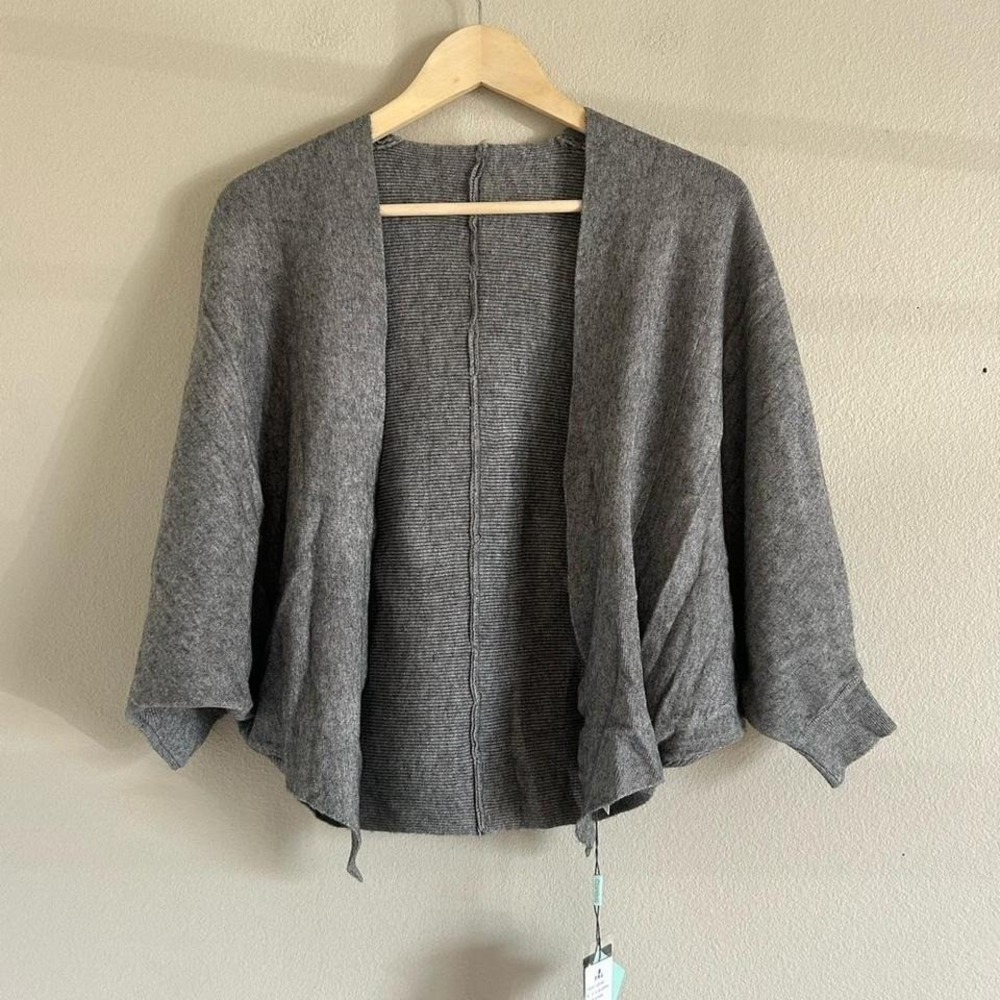 grey, open-front kimono-style shrug  cardigan Medium‎